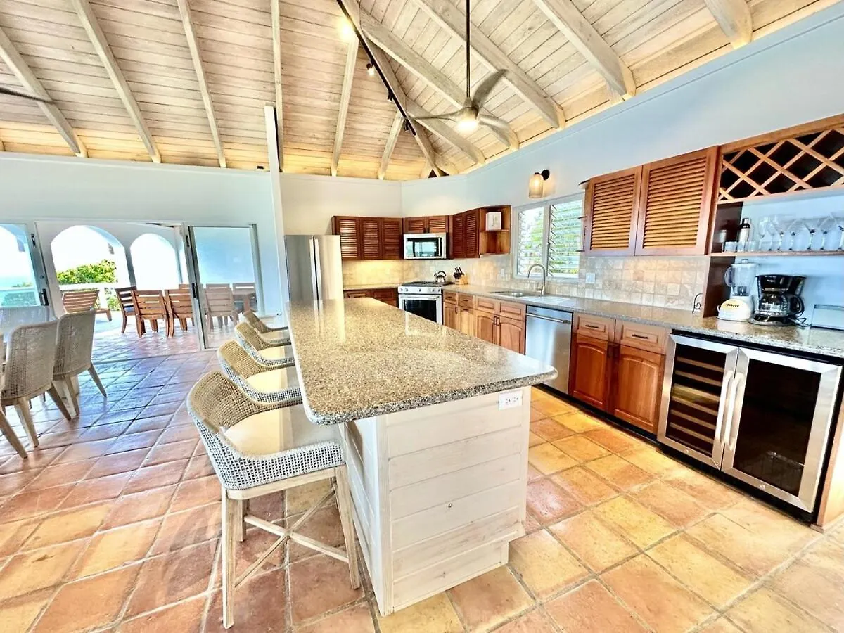Stunning Pool And Hot Tub Villa With Big Views Cruz Bay